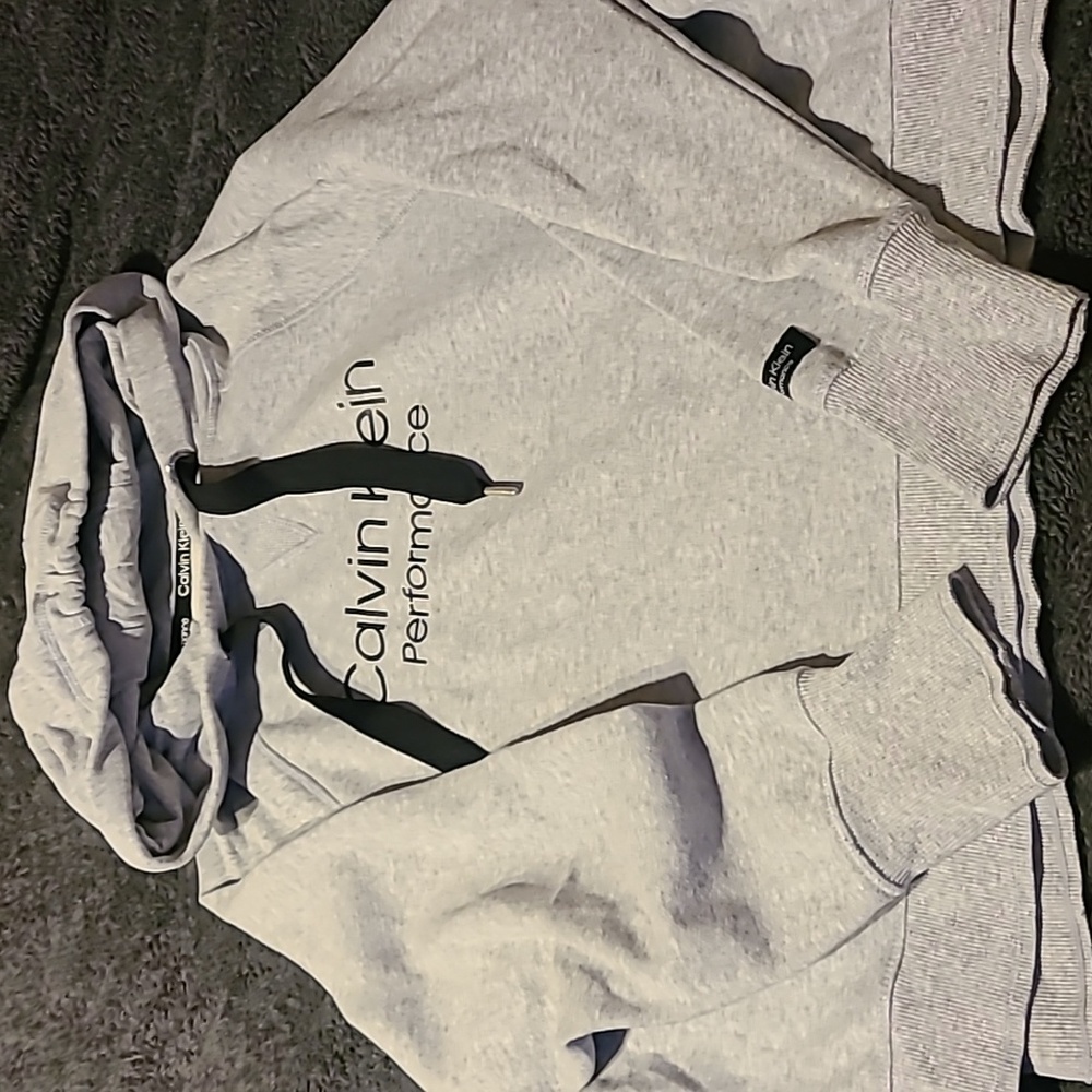 Crop sweatshirts